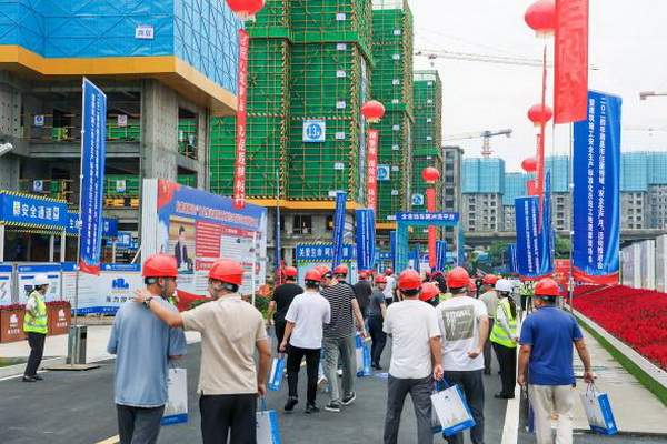 2024年南昌市住建领域“安全生产月”活动推进会暨建筑施工安全生产标准化示范工地观摩现场会圆满举行(图7)