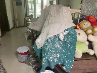 女子因楼上漏水而无法重新装修入住，物业：协商不成可起诉