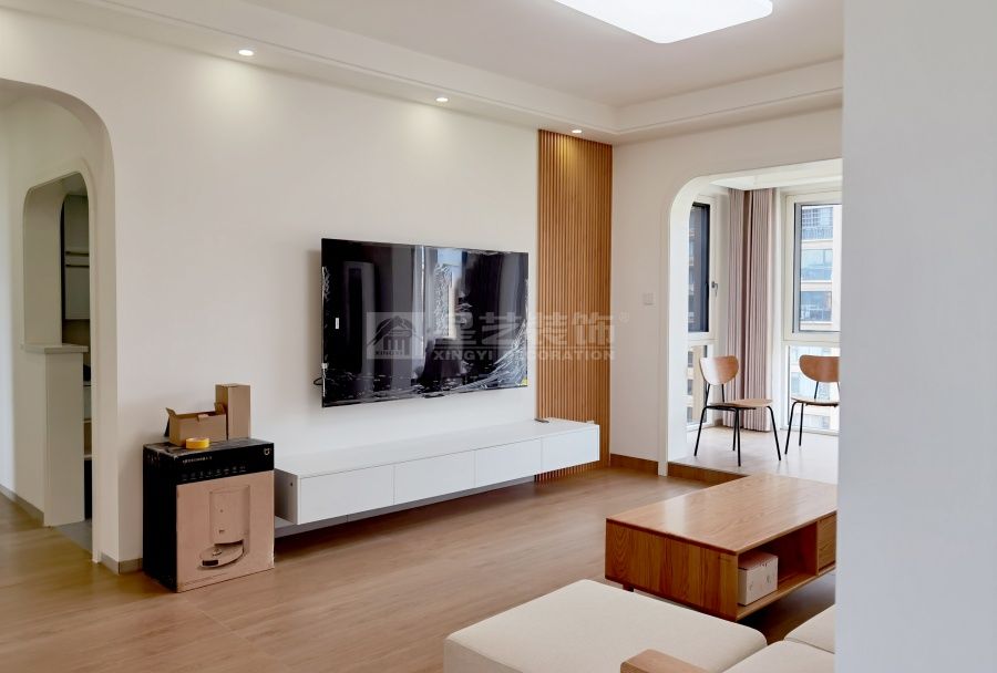 贺江幸福里13-03户型原木风实景(图3)