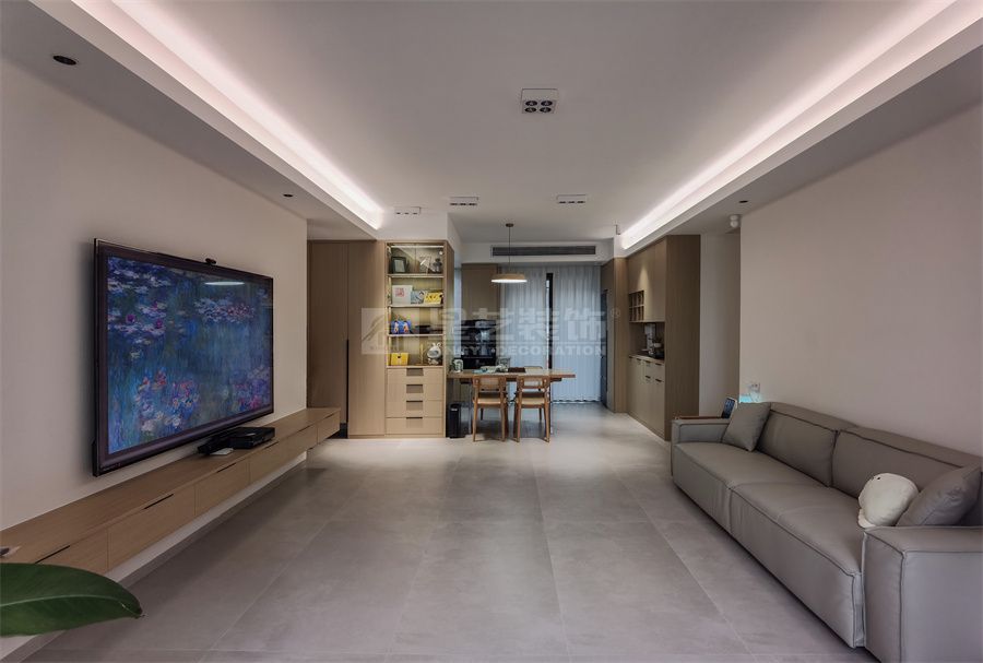 贺州彰泰郡120平四房现代原木风实景(图4)