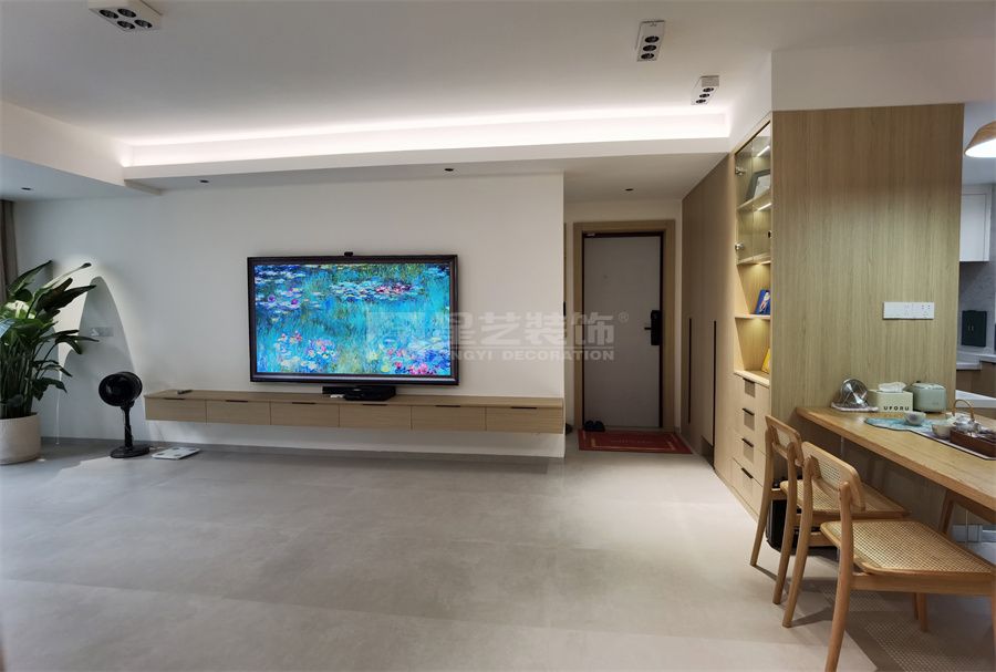 贺州彰泰郡120平四房现代原木风实景(图5)