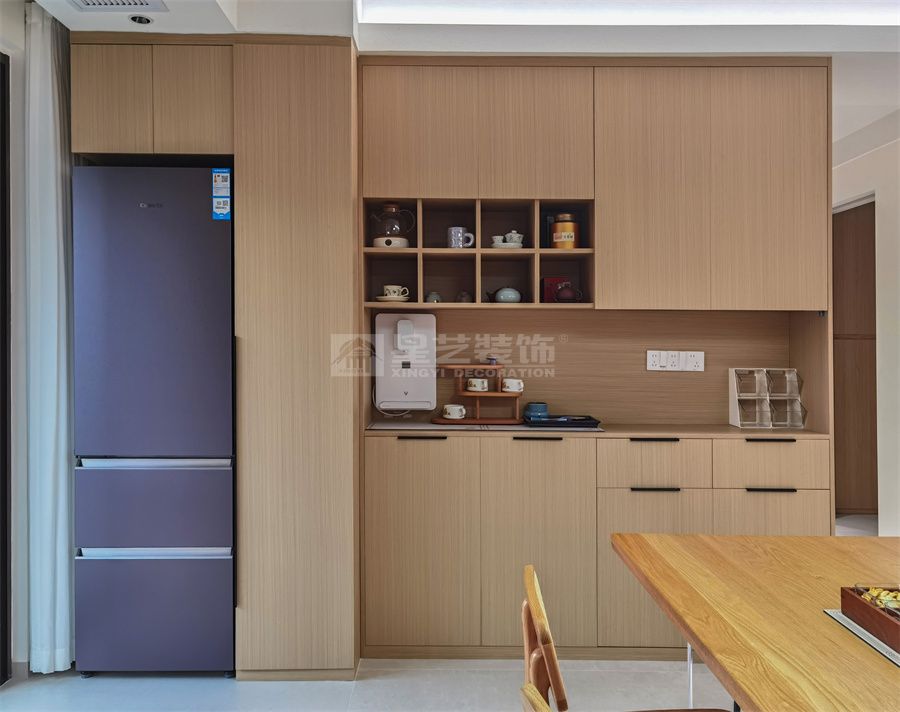 贺州彰泰郡120平四房现代原木风实景(图7)