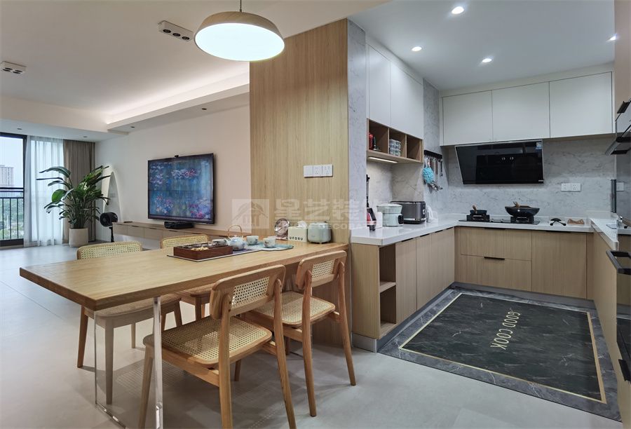 贺州彰泰郡120平四房现代原木风实景(图18)