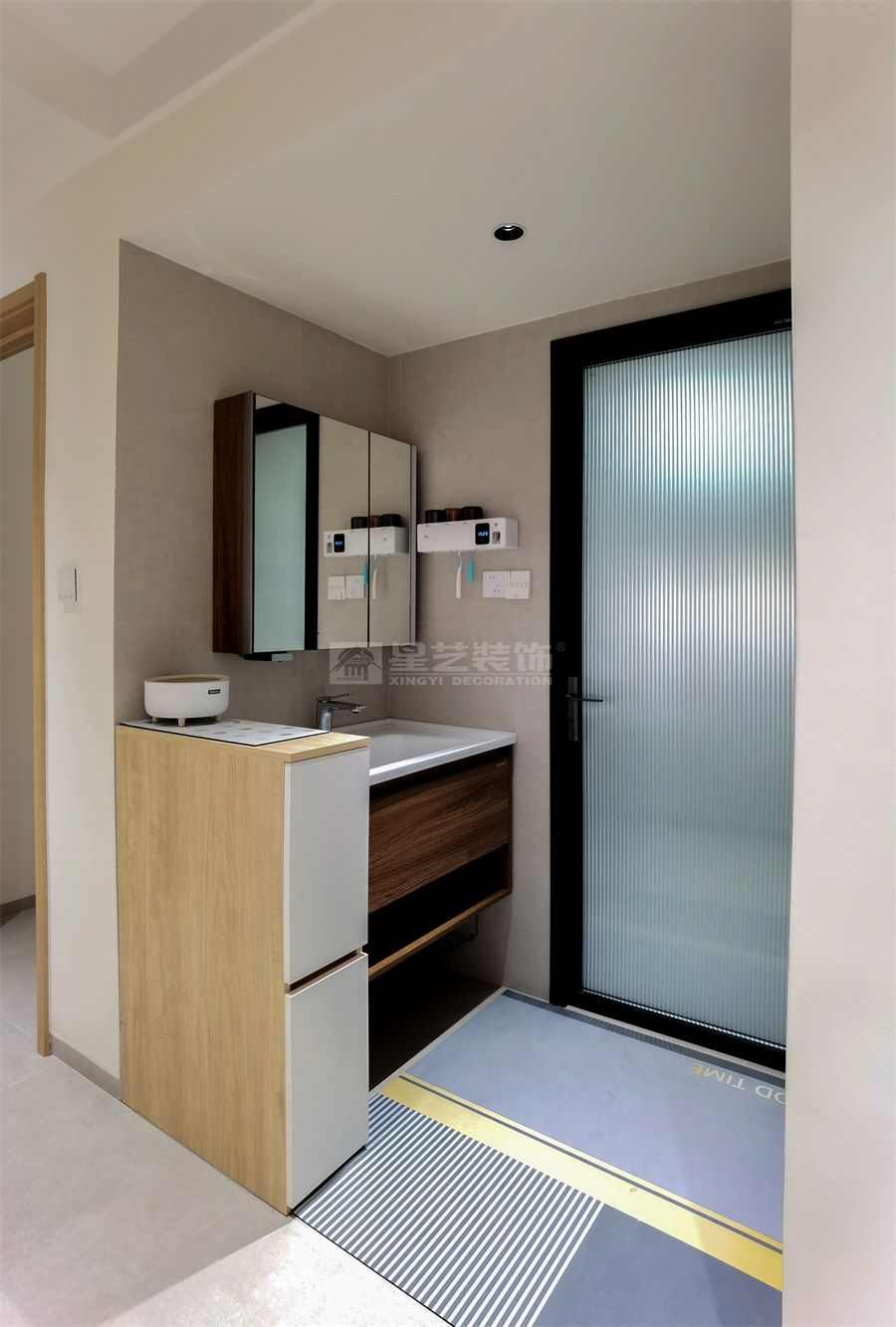 贺州彰泰郡120平四房现代原木风实景(图23)