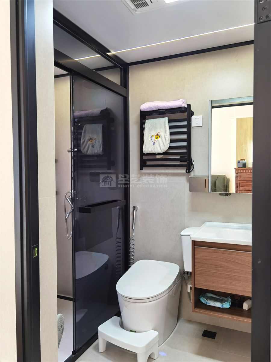 贺州彰泰郡120平四房现代原木风实景(图25)