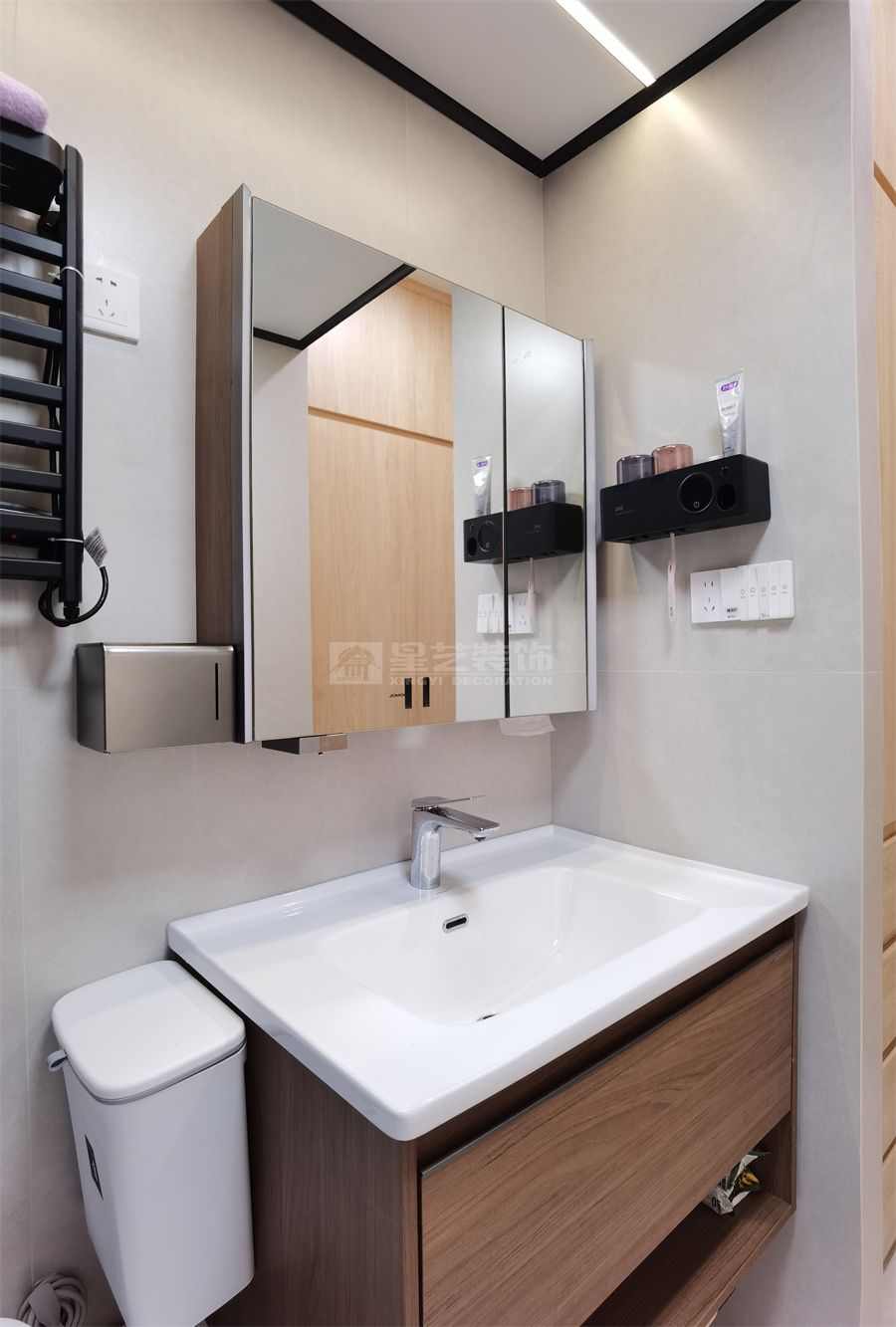 贺州彰泰郡120平四房现代原木风实景(图26)