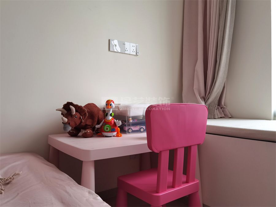 贺州彰泰郡120平四房现代原木风实景(图27)