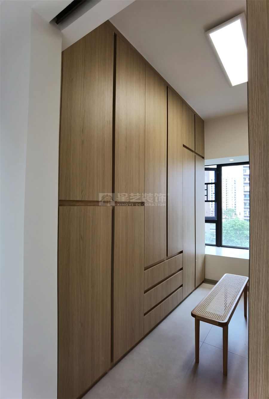 贺州彰泰郡120平四房现代原木风实景(图34)