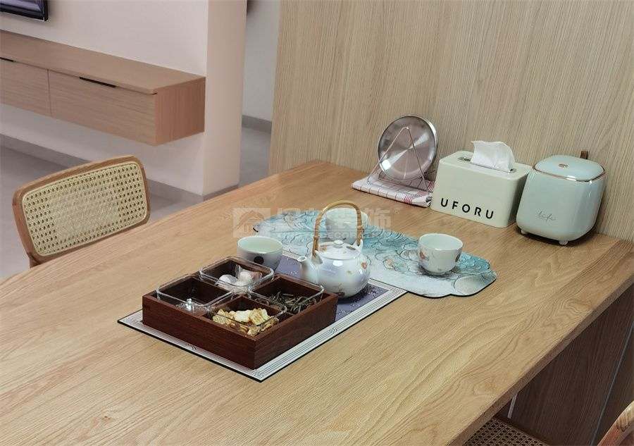 贺州彰泰郡120平四房现代原木风实景(图36)