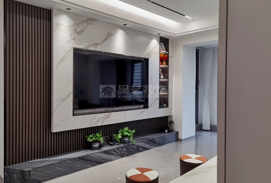 江滨华府五房现代风实景(图1)