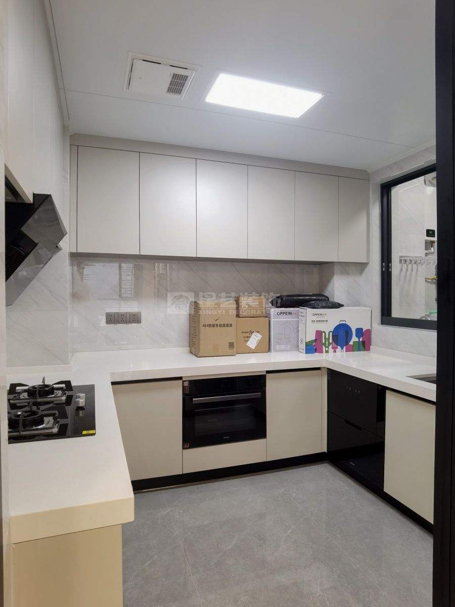 江滨华府五房现代风实景(图13)