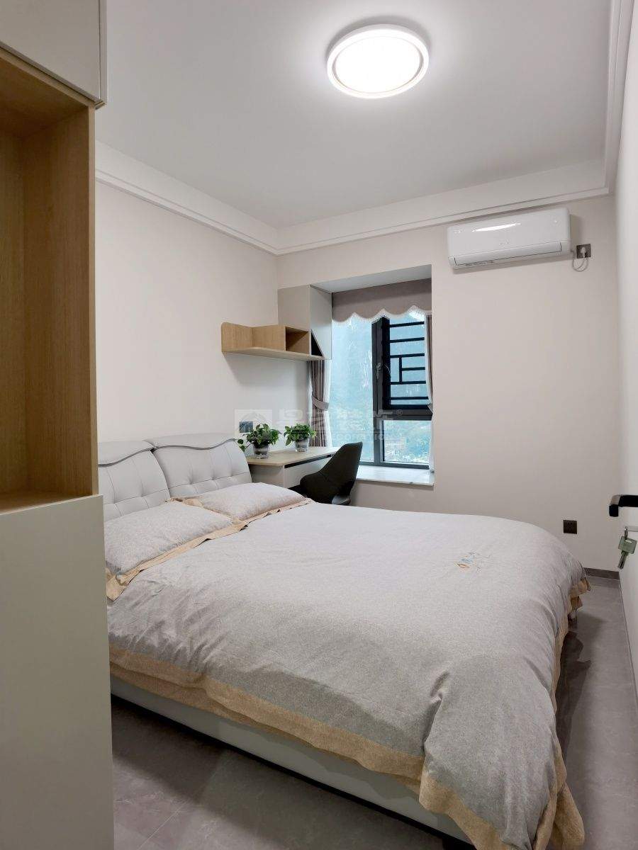 江滨华府五房现代风实景(图22)