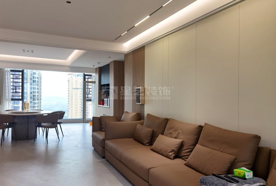 桂东广场现代风复式实景(图1)