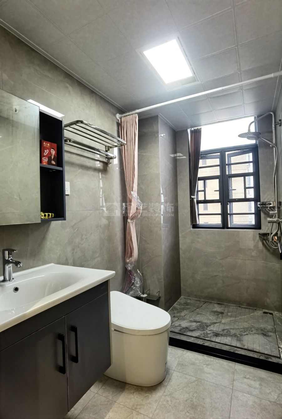 帝景湾02户型现代简约风实景(图17)