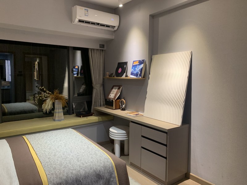 卧室墙纸颜色选择与选购技巧