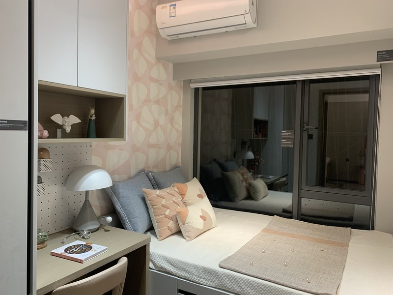 卧室墙纸挑选技巧，如何挑选实用美观的卧室墙纸