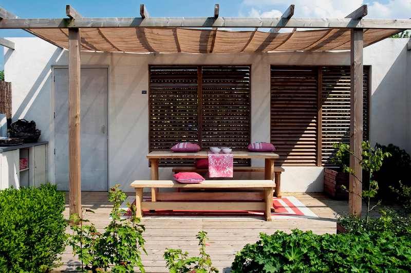 阳台窗帘选择：竹帘与布帘的优劣