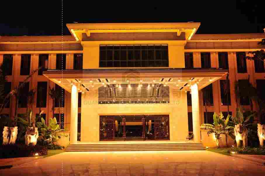 半山半岛帆船港(图1)